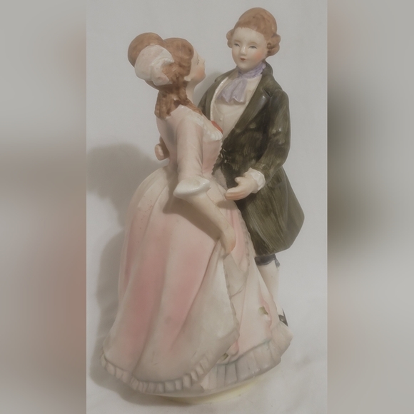 Vintage Sankyo Music Box Victorian Dancing Couple Japan - Picture 8 of 12